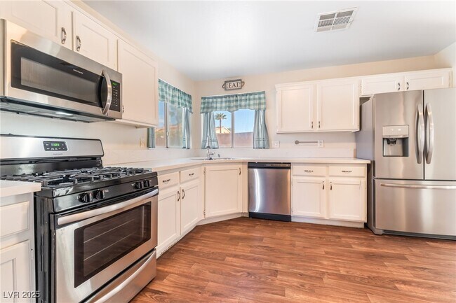 Building Photo - 8401 Cinnamon Hill Ave