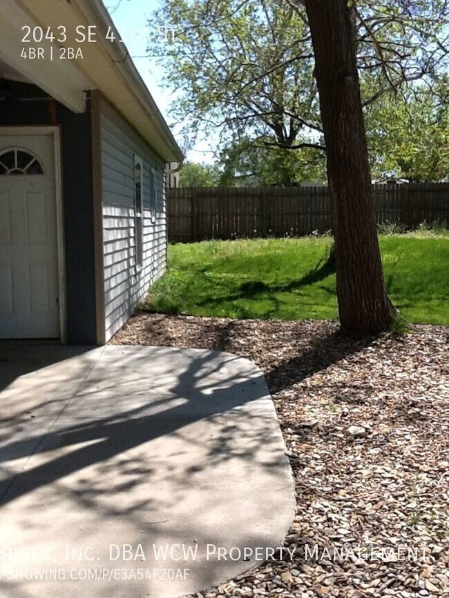 Building Photo - 2043 SE 41st St