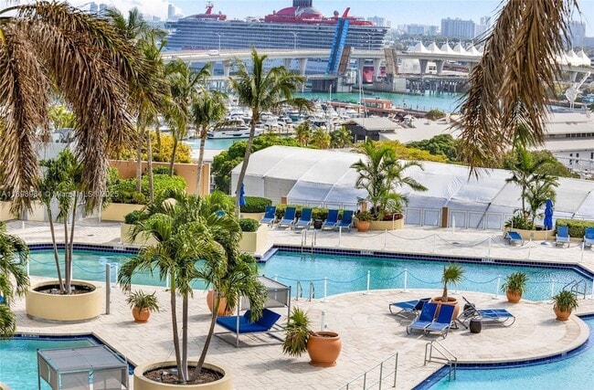 Building Photo - 253 NE 2nd St