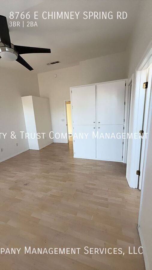 Building Photo - 8766 E Chimney Spring Dr