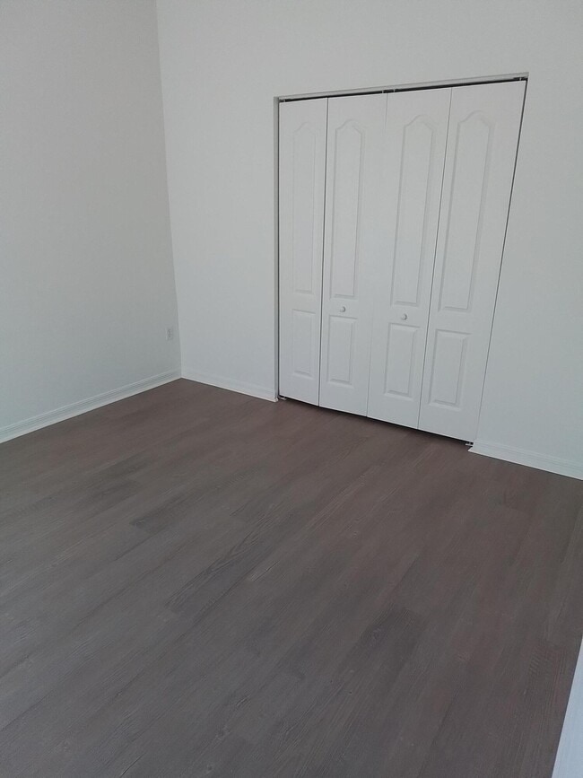 Building Photo - 9834 SW Eastbrook Cir