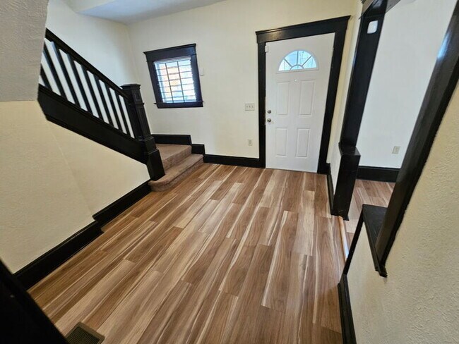 Building Photo - 876 E 149th St