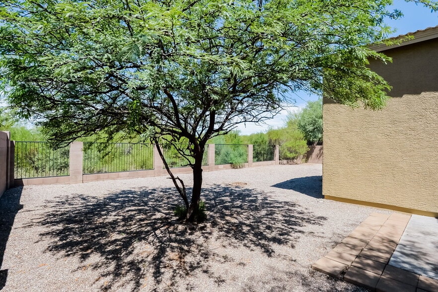 Building Photo - 3530 S Desert Promenade Rd