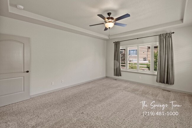 Building Photo - BEAUTIFUL 4BD + OFFICE MAIN-LEVEL LIVING H...