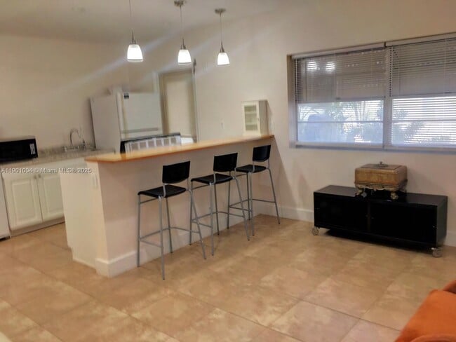 Building Photo - 3515 Van Buren St