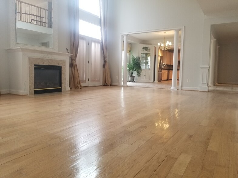 Building Photo - 6438 Columbia Pike