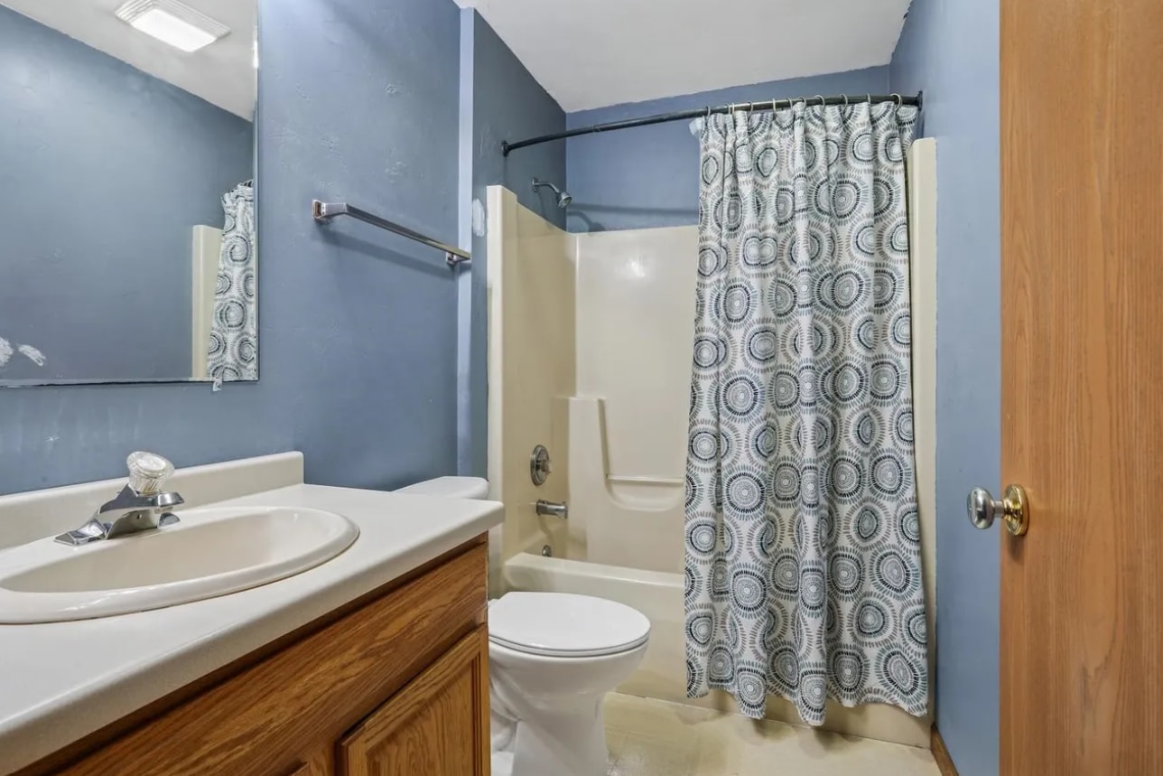 Building Photo - 728 S Main St