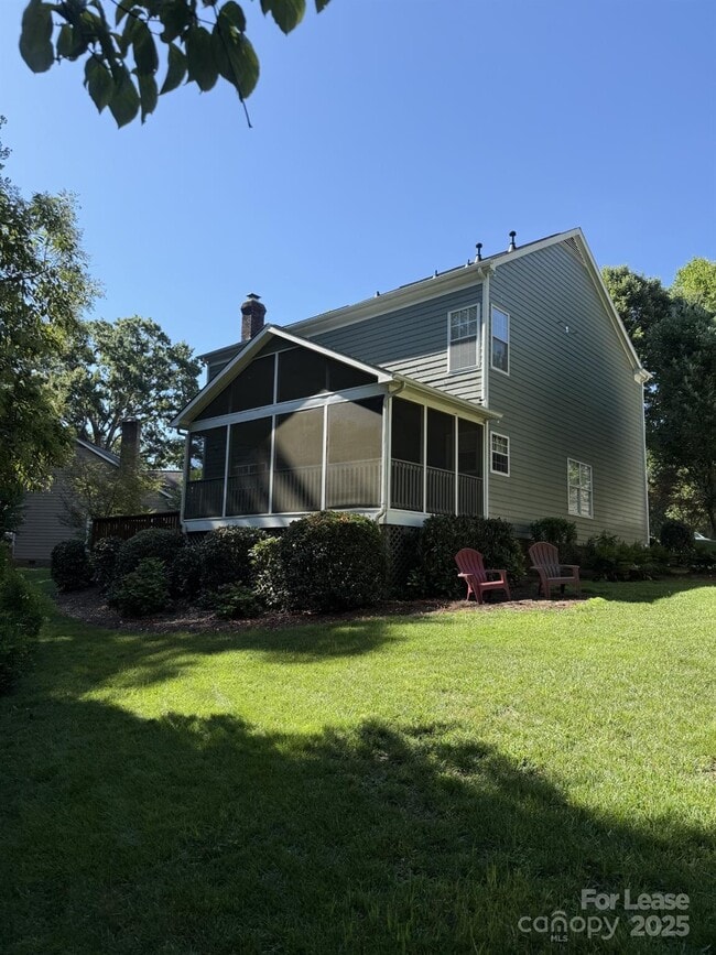 Building Photo - 9001 Warbler Ct