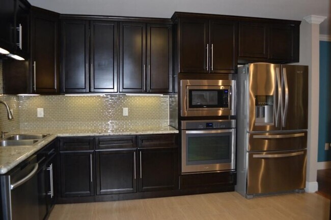 Building Photo - 43 Hickory Oak Dr