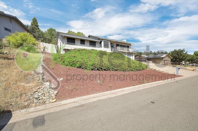Building Photo - 3556 Mesa Verdes Dr