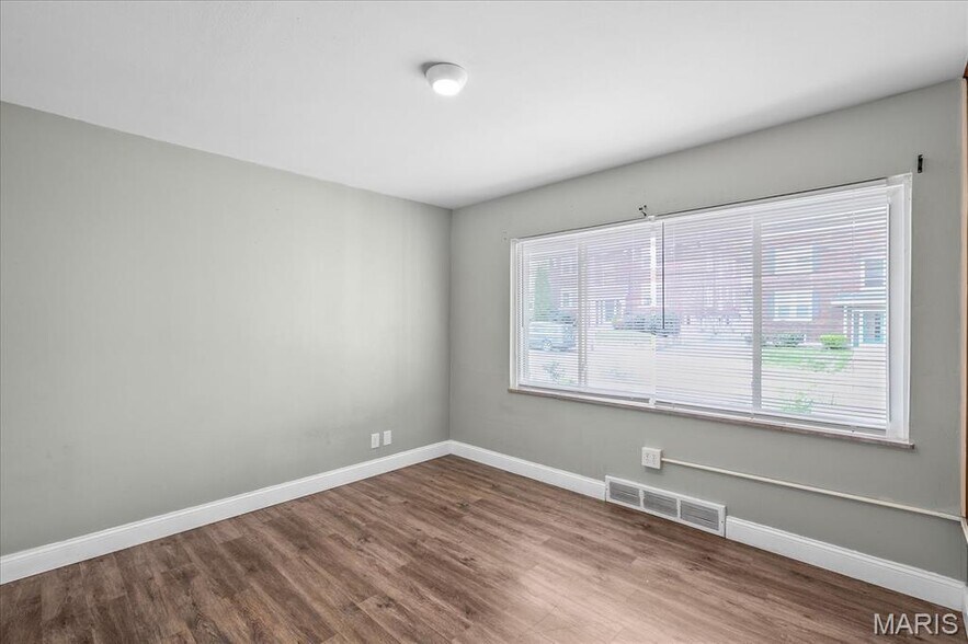 Building Photo - 7347 Dale Ave