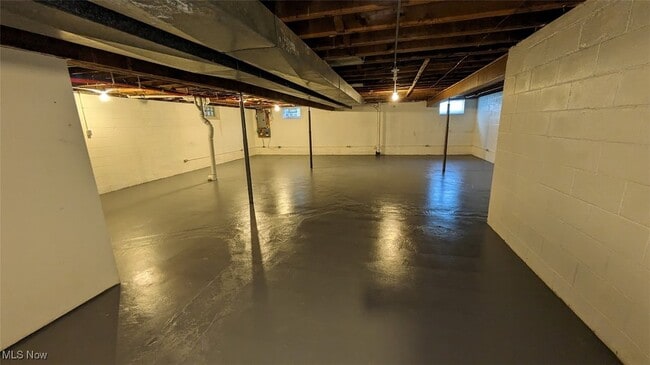 Building Photo - 523 Harris Rd
