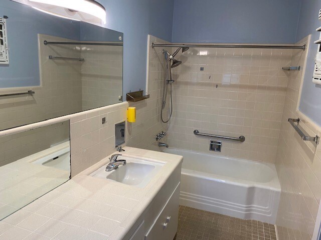 Building Photo - 1210 Brazos St