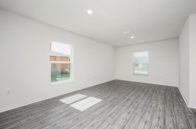 Building Photo - 5236 Imagination Dr