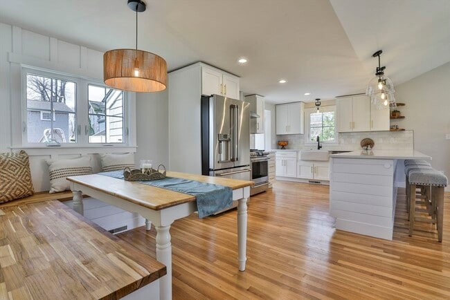 Building Photo - 7 Christopher St