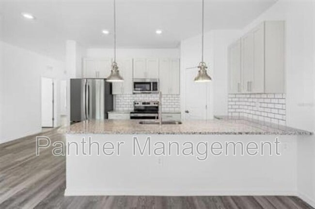 Building Photo - 24503 Zephyr Ct