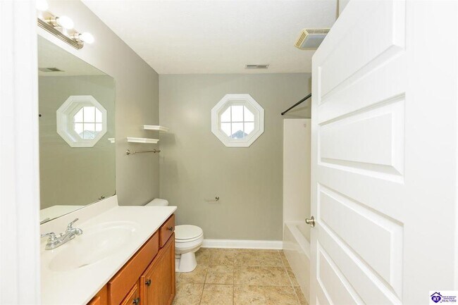 Building Photo - 100 Radford Ct