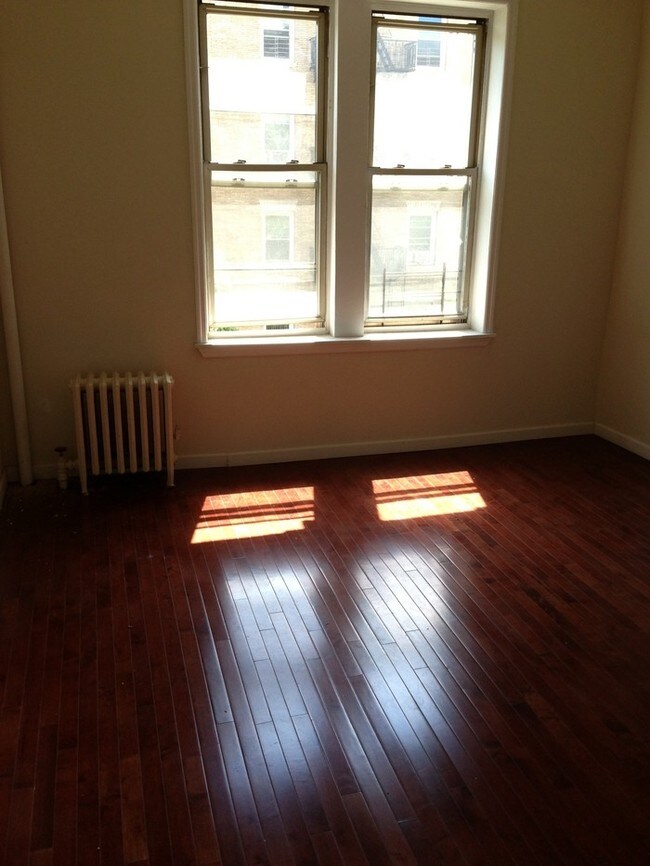 Interior Photo - Covent Court