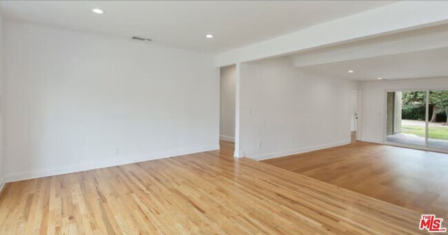 Building Photo - 5411 Willis Ave