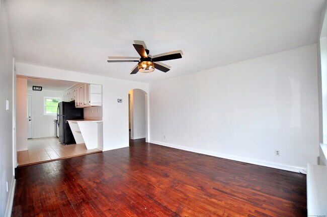 Building Photo - 1012 Trout Brook Dr