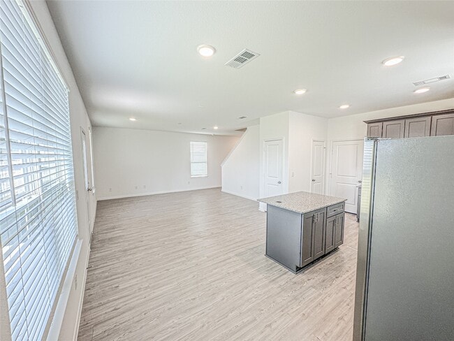 Building Photo - 23926 Escardilla Dr