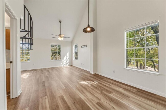 Building Photo - 2908 Whisper Oaks Ln