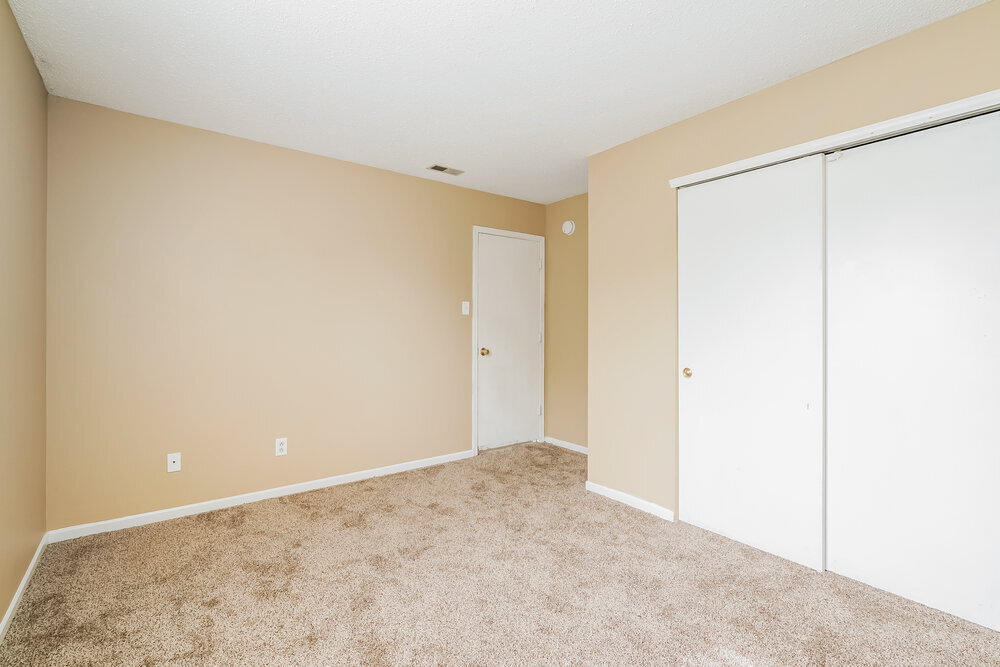 Building Photo - 5681 N Jefferson Dr