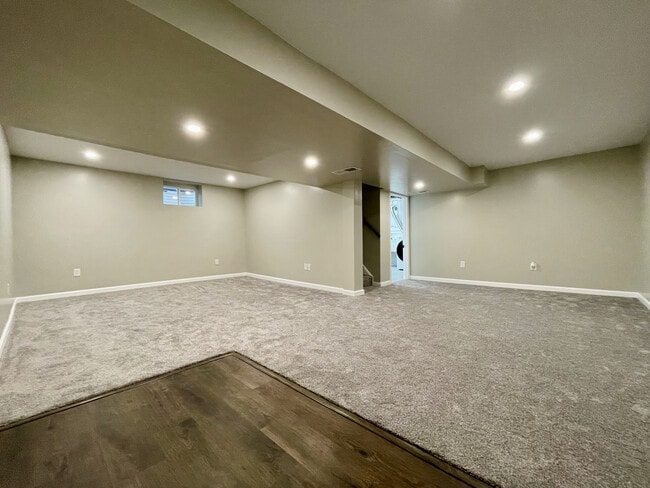 Building Photo - 3914 Evergreen Dr