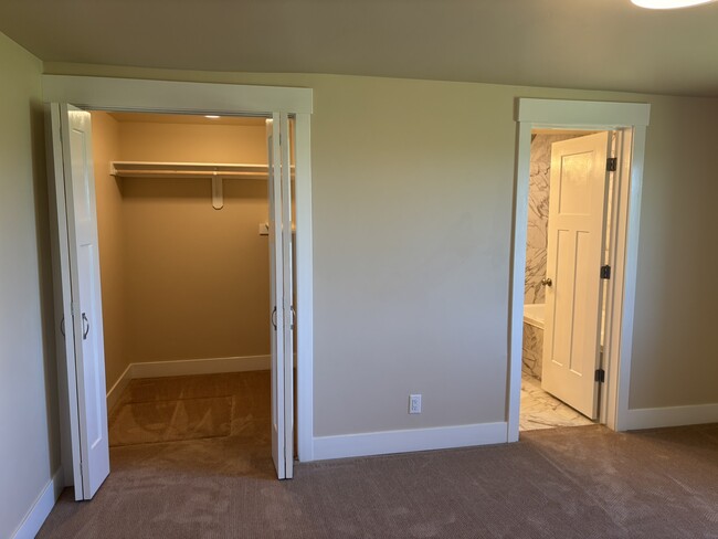 Building Photo - 5265 S 4300 W