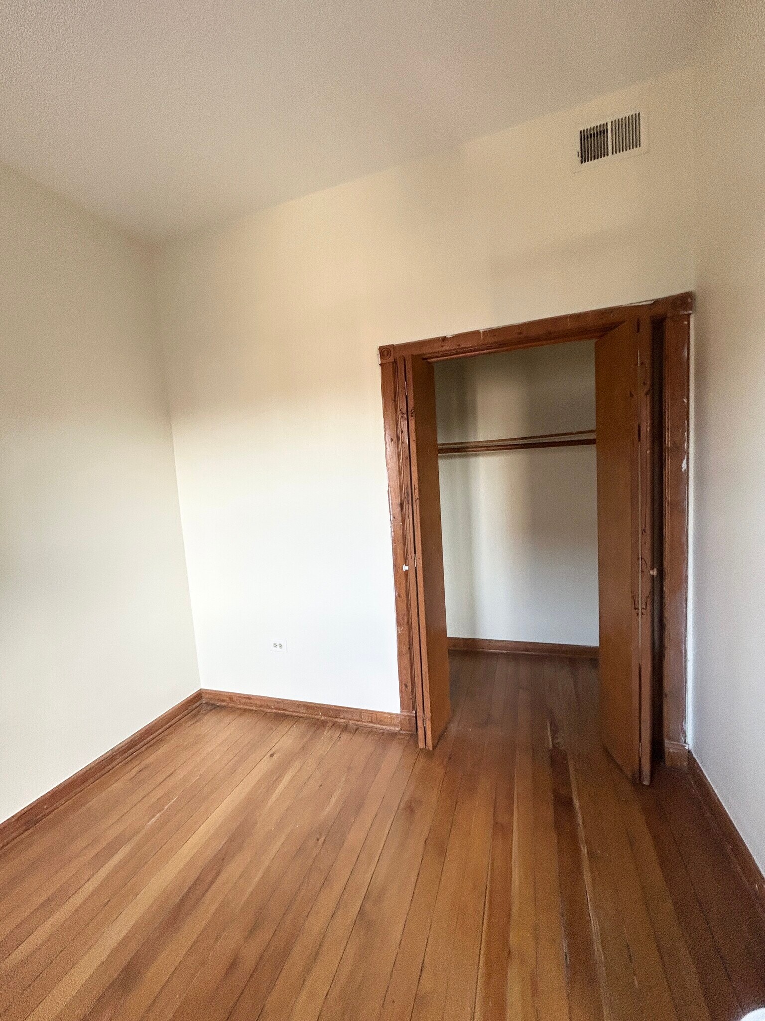 Building Photo - 2827 N Milwaukee Ave