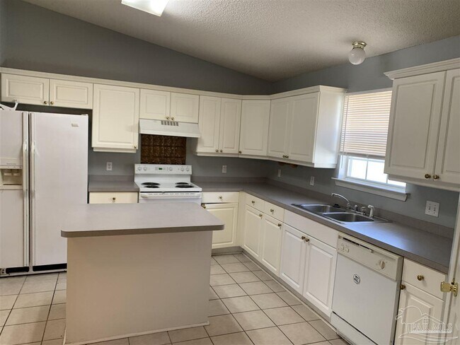 Building Photo - 2952 Raines St