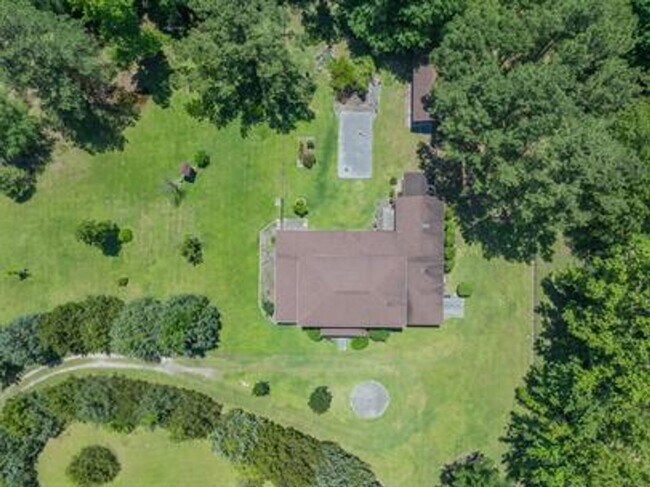 Building Photo - Uniquely breathtaking custom home with in-law suite on almost 4 acres