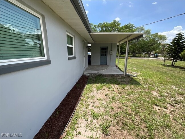 Building Photo - 169 Riverview Rd