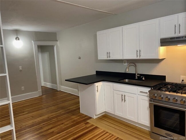 Building Photo - 34 Center St