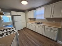 Building Photo - 1405 Villa Dr