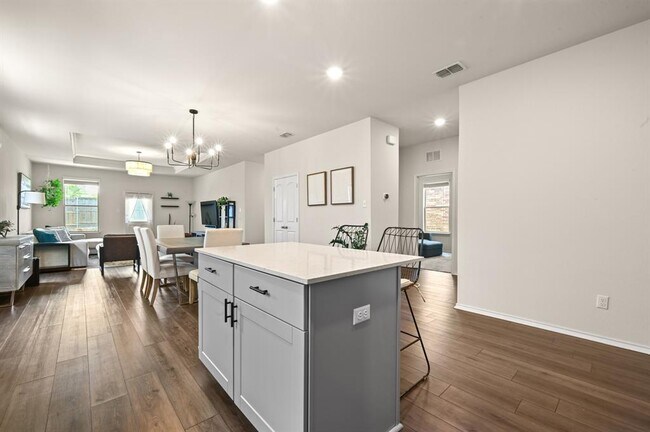 Building Photo - 516 Grace Lilly Dr
