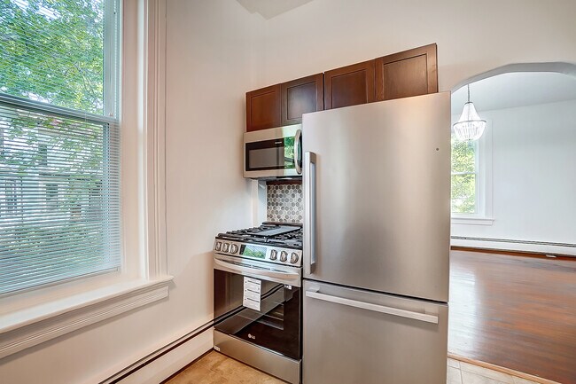 Building Photo - 6365 Revere Ave