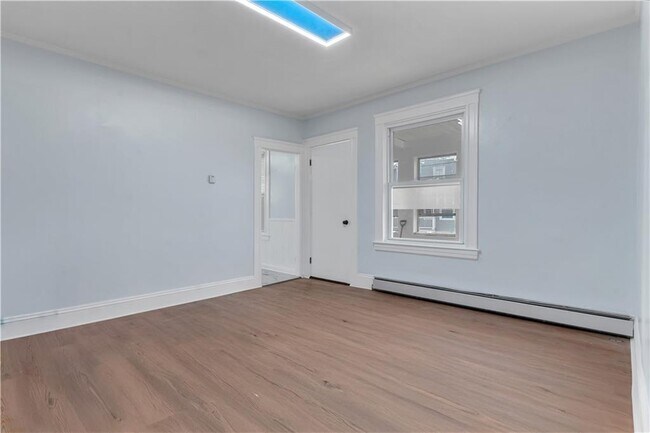 Building Photo - 135 Illinois St