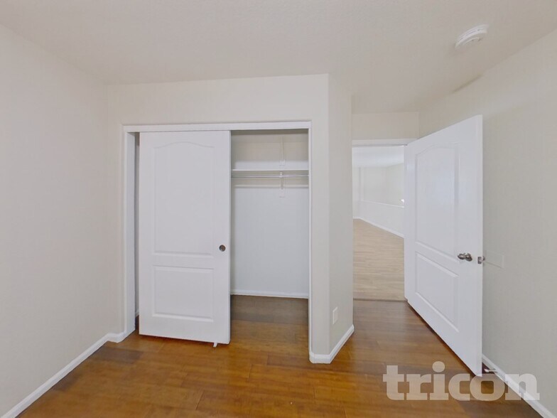 Building Photo - 42028 W Sunland Dr