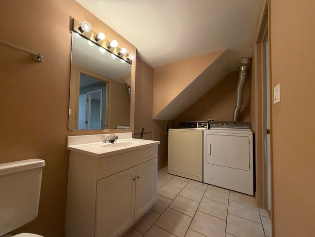 Building Photo - 301 Cherrywood Ct