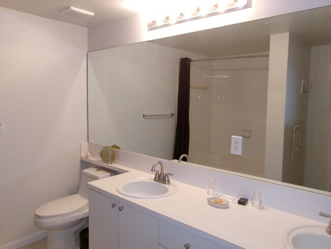 Building Photo - 11750 St Andrews Place