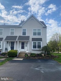 Building Photo - 721 Sandalwood Ln