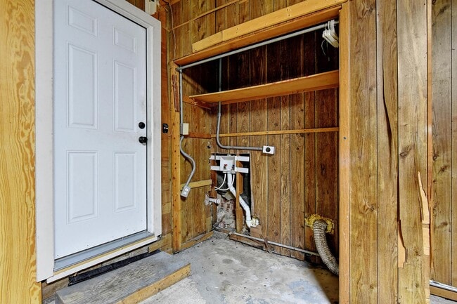 Building Photo - 820 Maple St