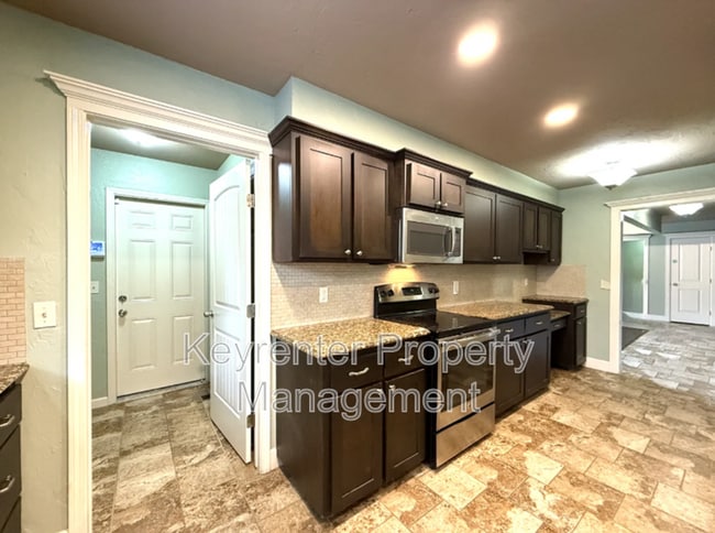 Building Photo - 5324 Eden Dr