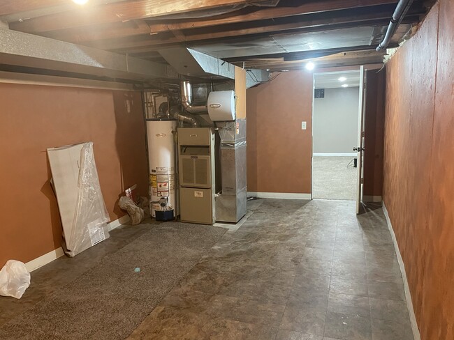 Building Photo - Mayfield