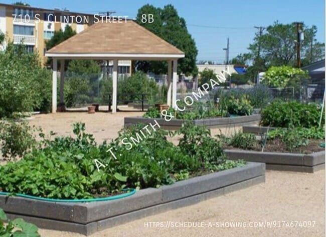 Building Photo - 710 S Clinton St