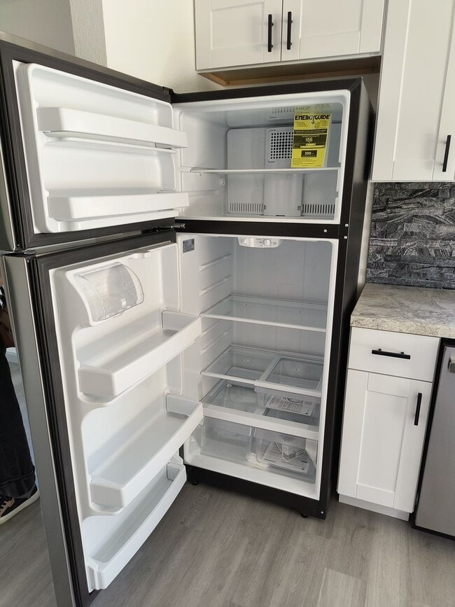 Building Photo - Newly Remodeled 2 Bedroom 1 1/2 Bath Home