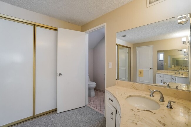 Building Photo - 10612 Rose Cir