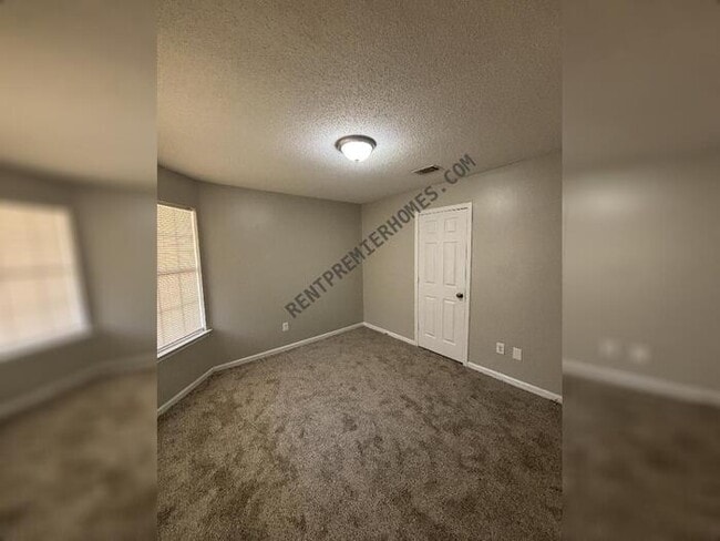 Building Photo - 103 White Wing Way