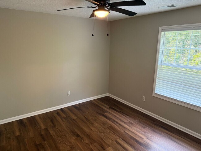 Building Photo - Spacious Two Bedroom Townhome In Kannapolis